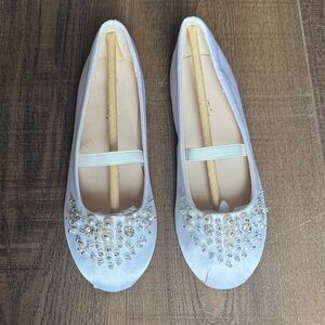 Dream Pairs Elegant White Kids Shoes with Beaded Design Size Y3